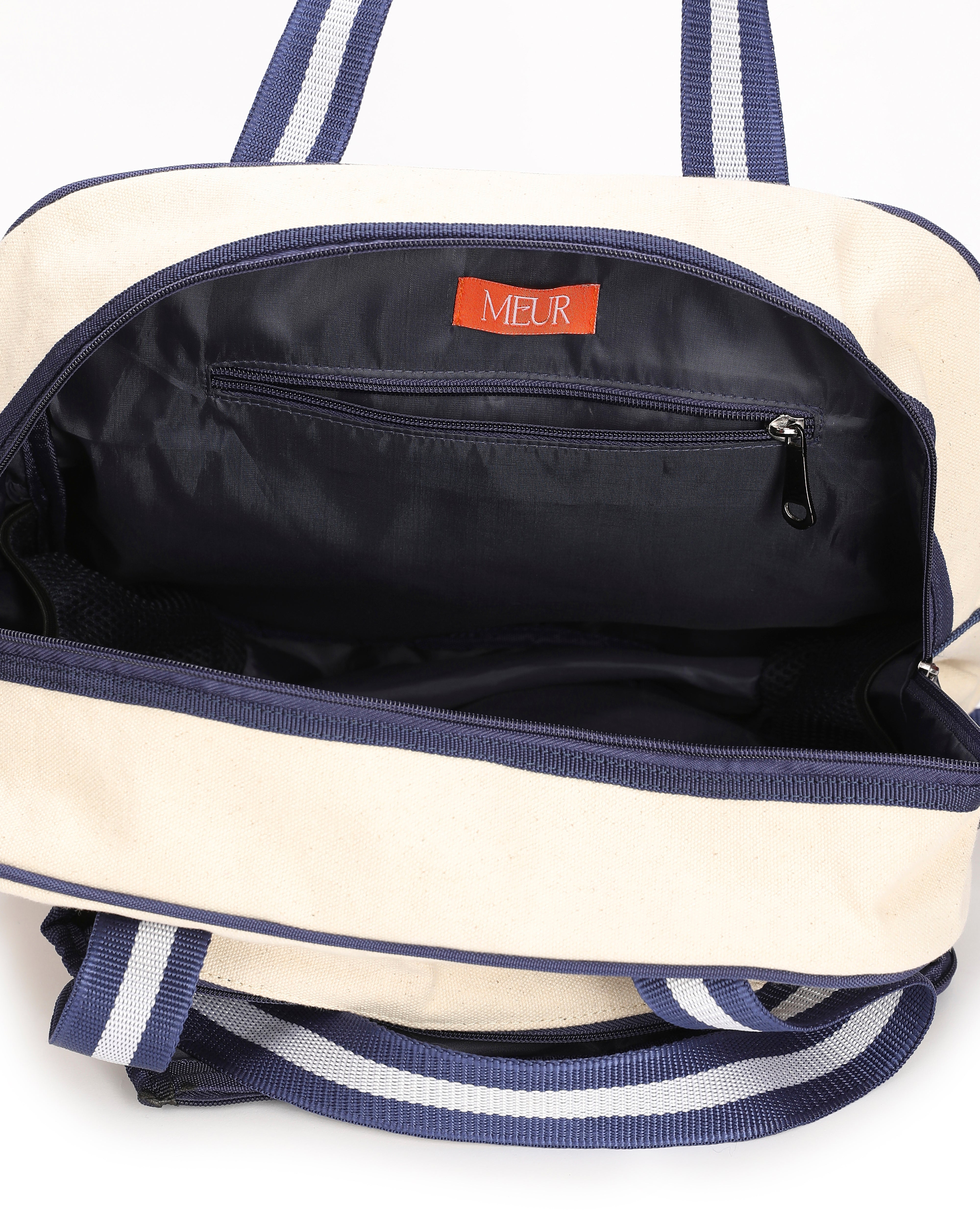 Pickleball bag with integrated paddle pocket