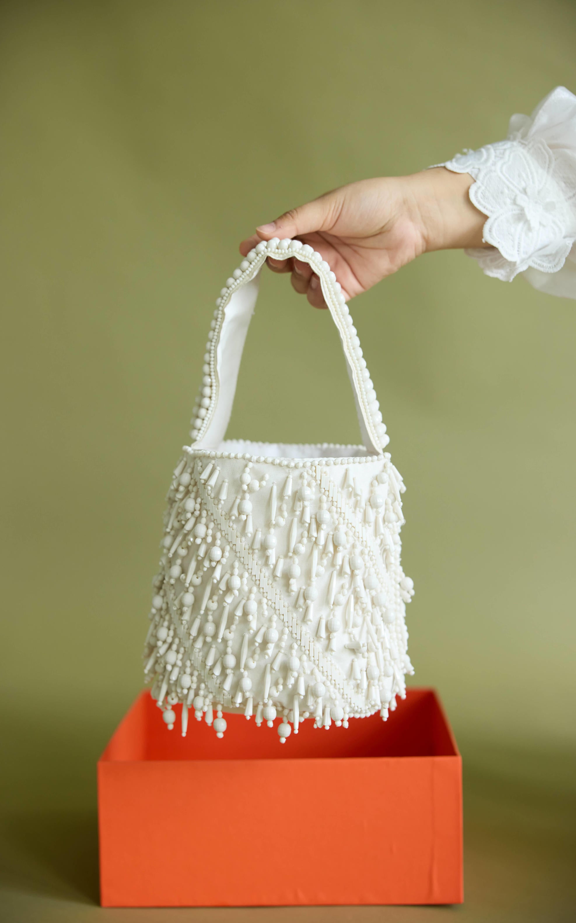 BEADED BUCKET IVORY