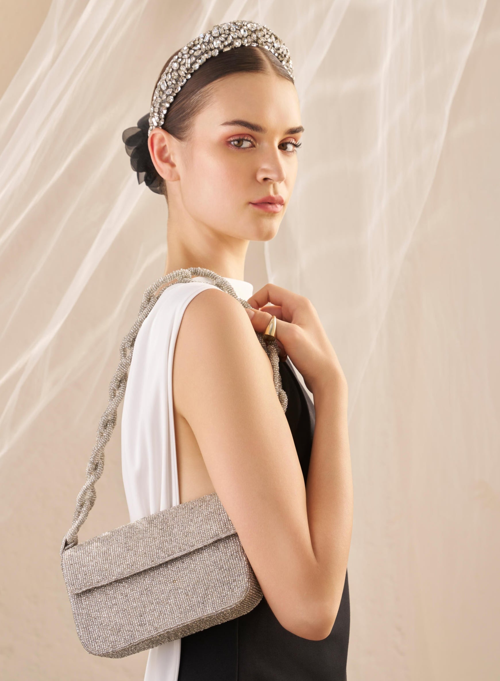 CHAIN STRAP BEADED BAG