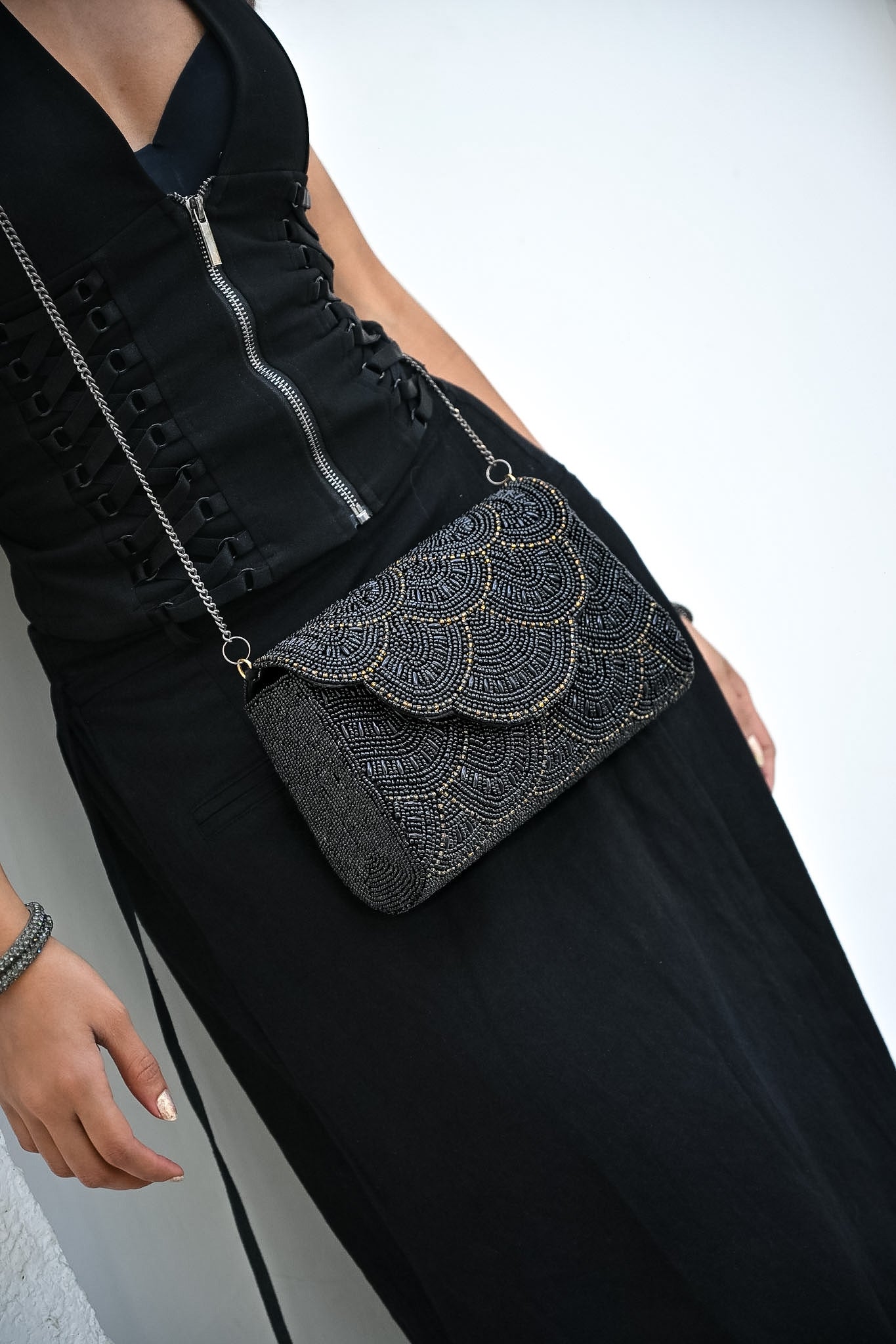BLACK AND GOLD BOXY CLUTCH