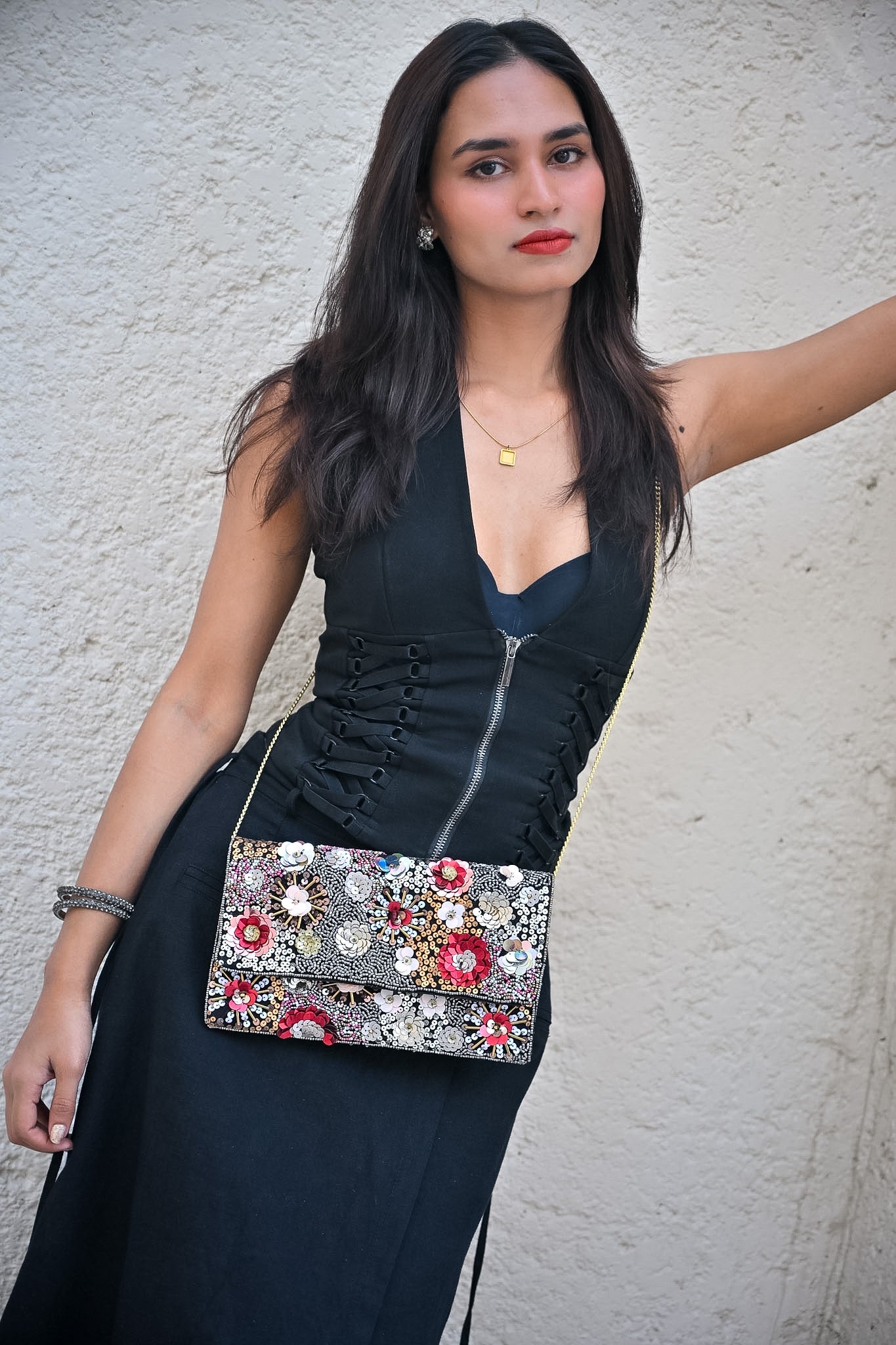 NOIR BLOOM ENVELOPE CLUTCH