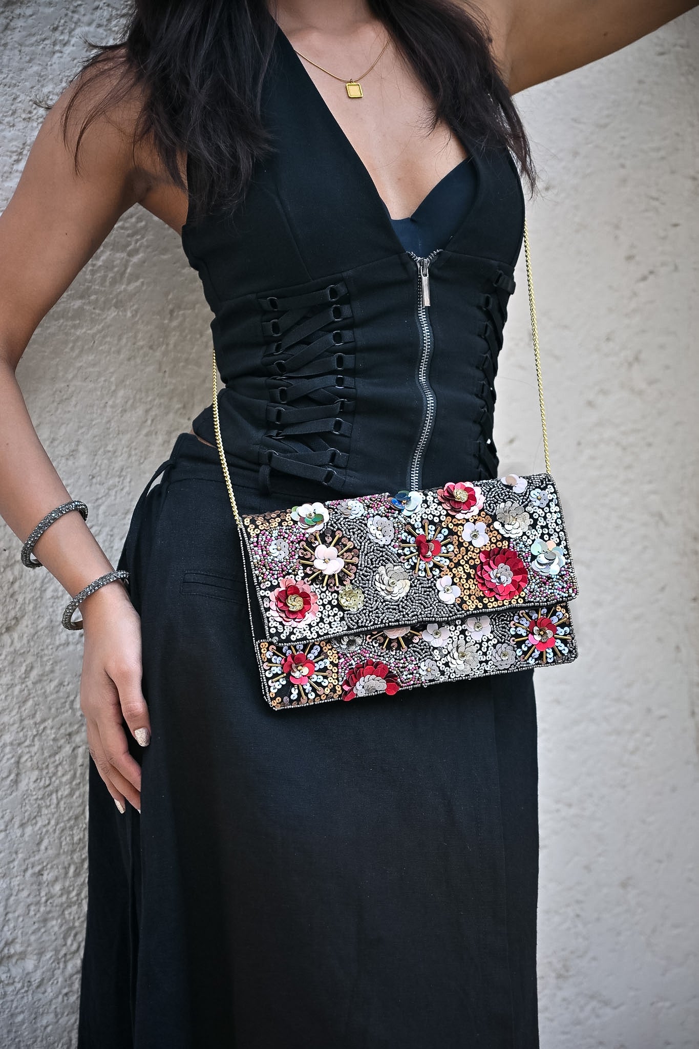 NOIR BLOOM ENVELOPE CLUTCH